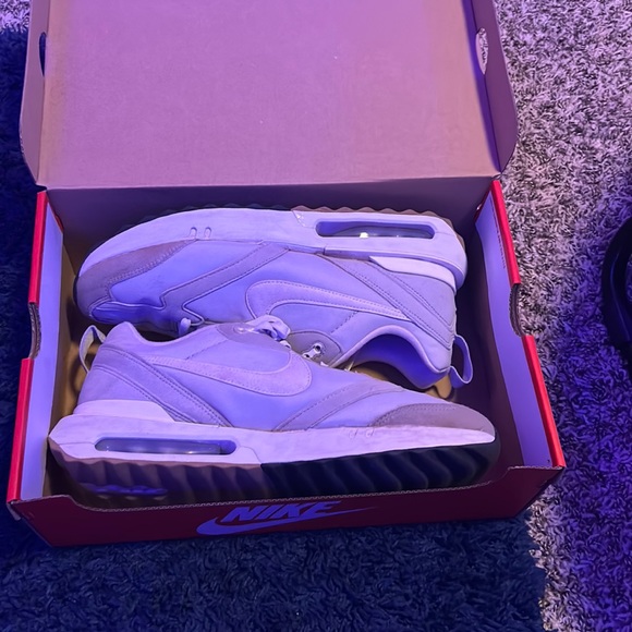 Nike shoes - Picture 1 of 1